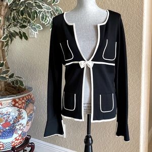 Vertigo Paris hook and eye closure sweater with bow sz L - excellent con…